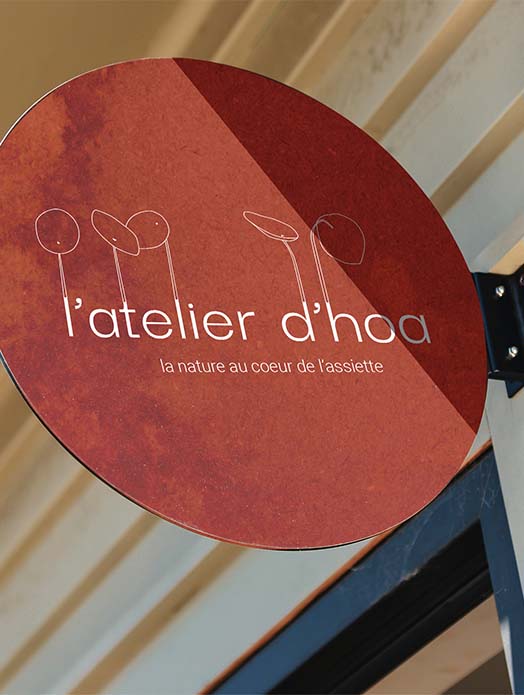 Enseigne de l'atelier d'hoa